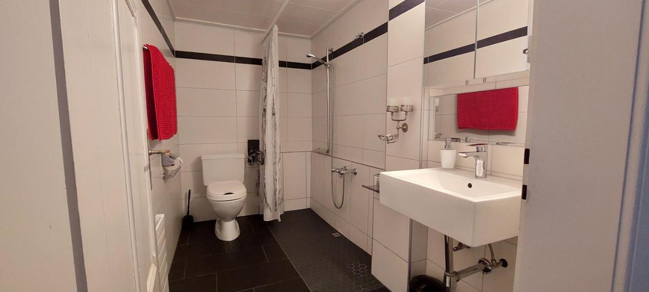 Interlaken Town House Sleeps 12 Guests Central מראה חיצוני תמונה